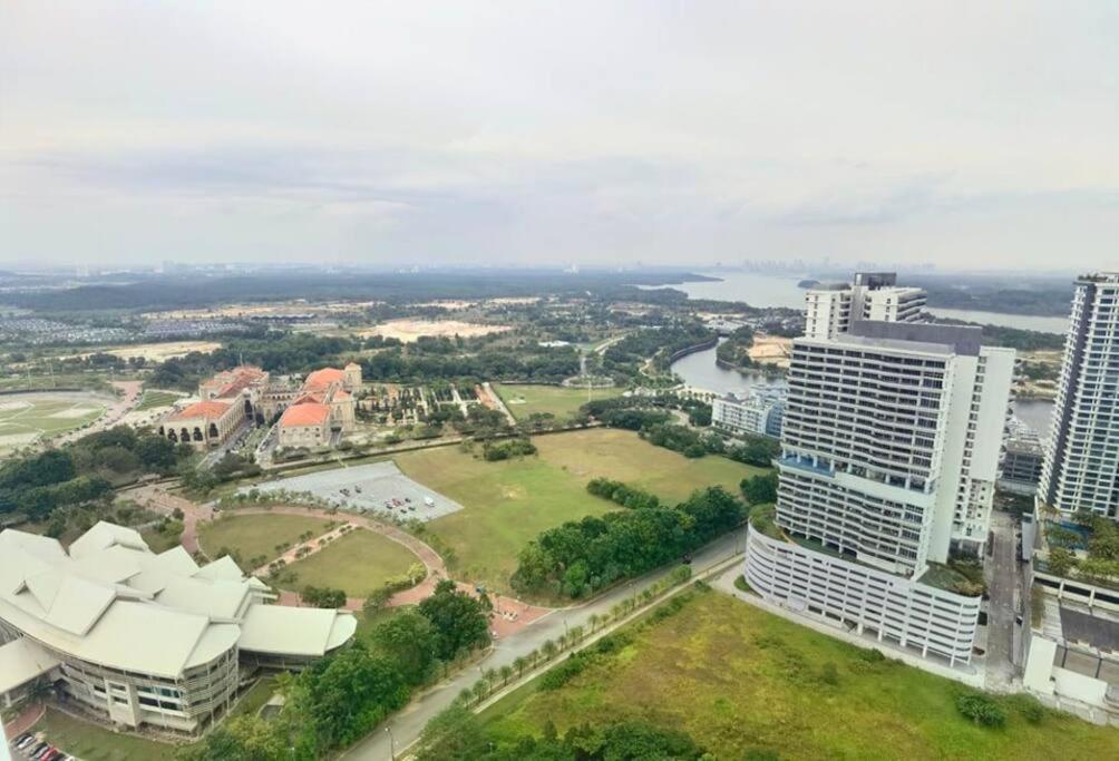 C0704 Almas Suite Seaview & Netflix Stay Nusajaya  Exterior foto